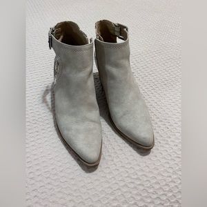 Grey suede snake skin boots! Size 7.5